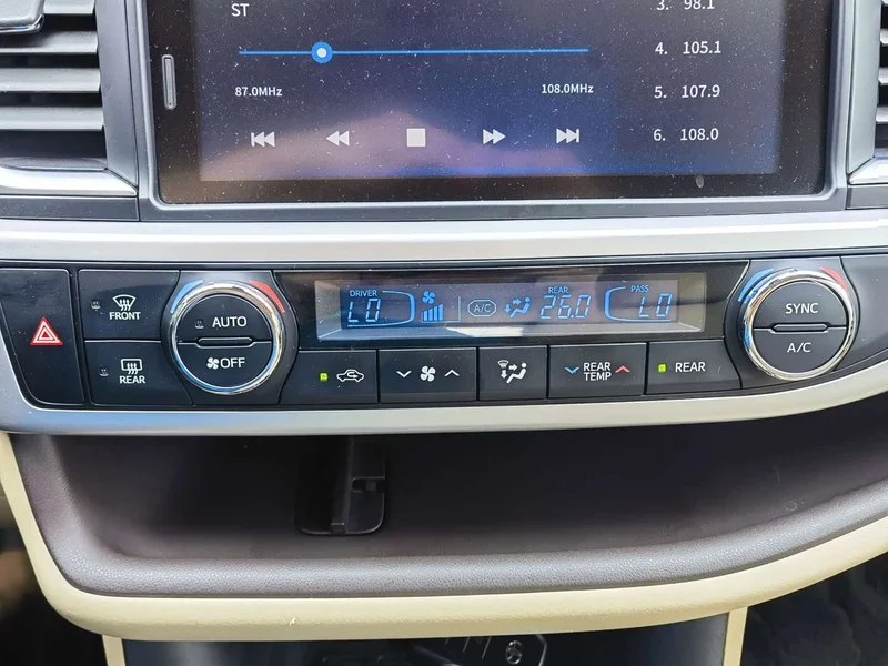 Toyota Highlander — фото 15
