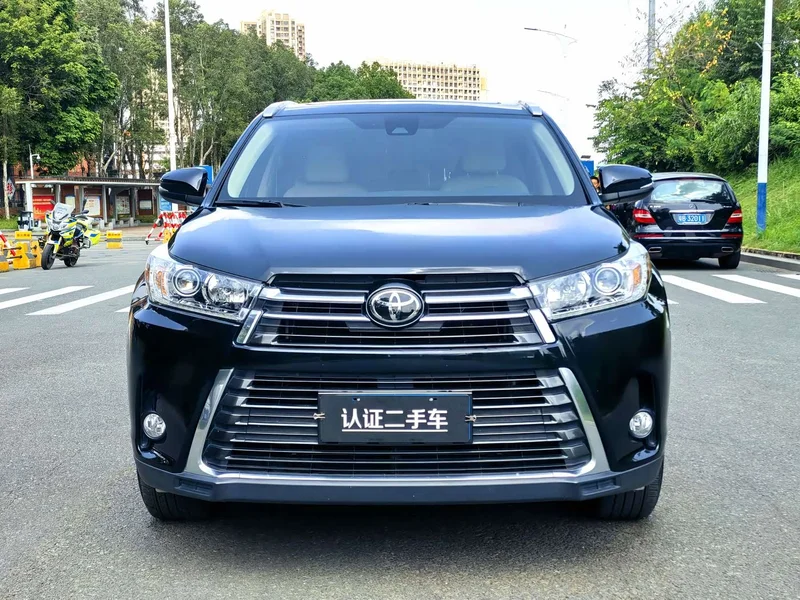 Toyota Highlander — фото 2