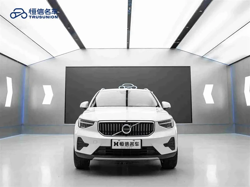 Volvo XC40 — фото 2