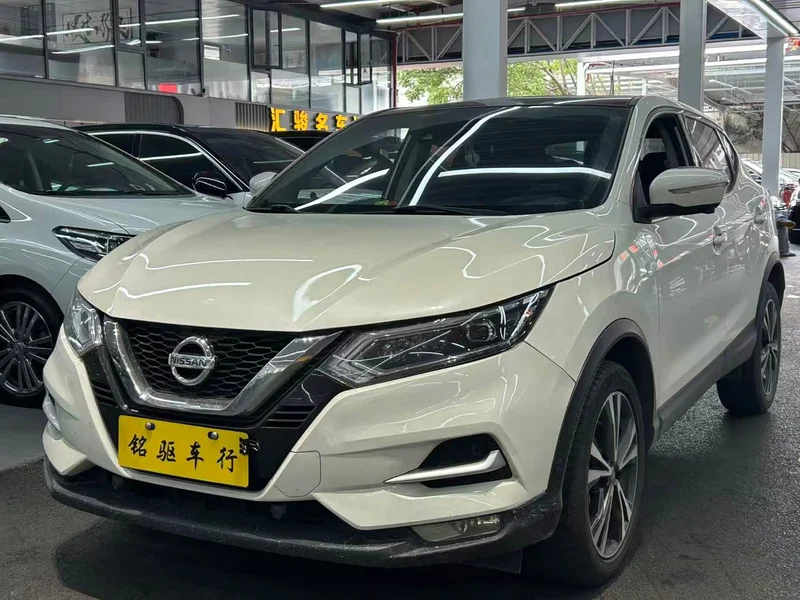 Nissan Qashqai — фото 1
