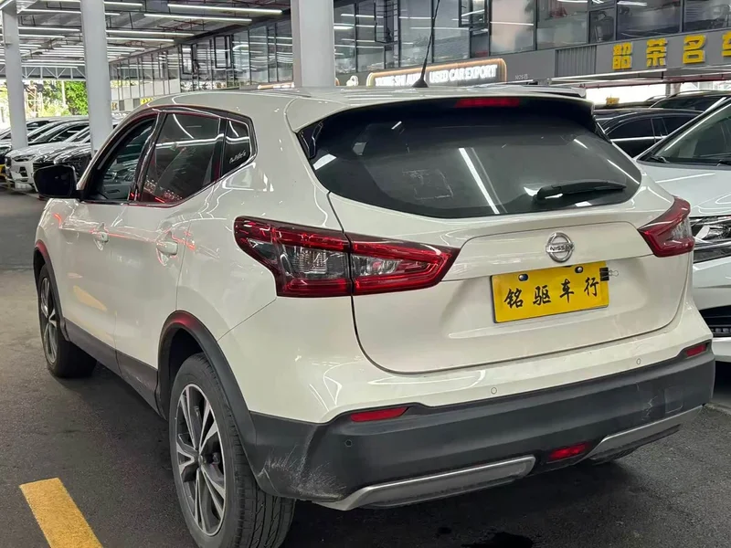 Nissan Qashqai — фото 4