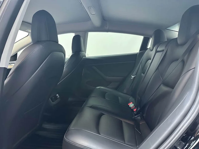 Tesla Model 3 — фото 14