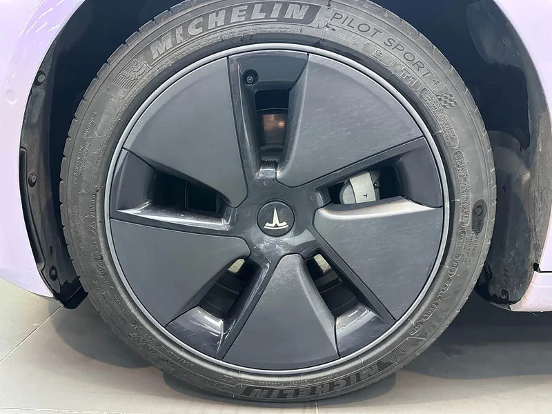 Tesla Model 3 — фото 16