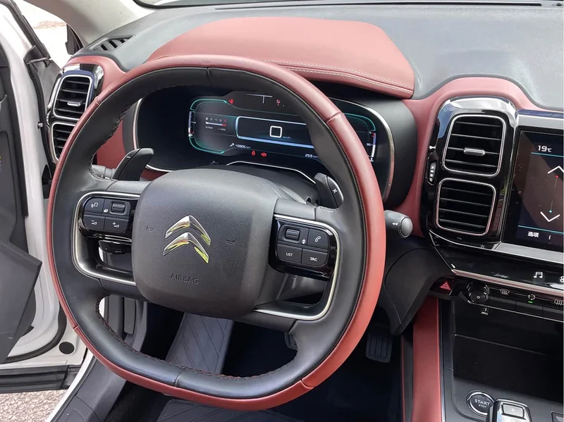Peugeot C5 Aircross — фото 14