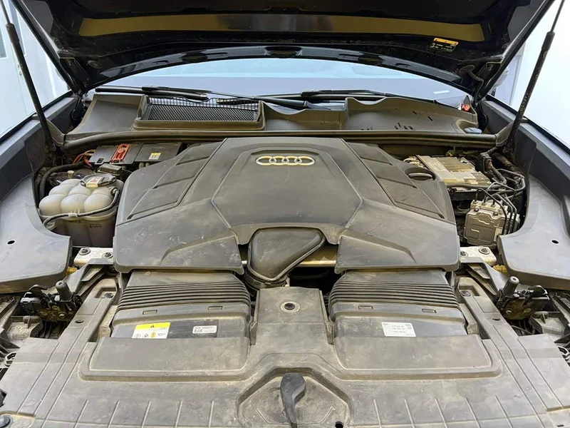 Audi Q8 — фото 11