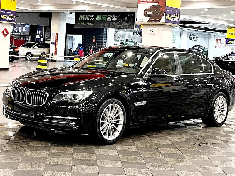 BMW 7-Series — фото 1