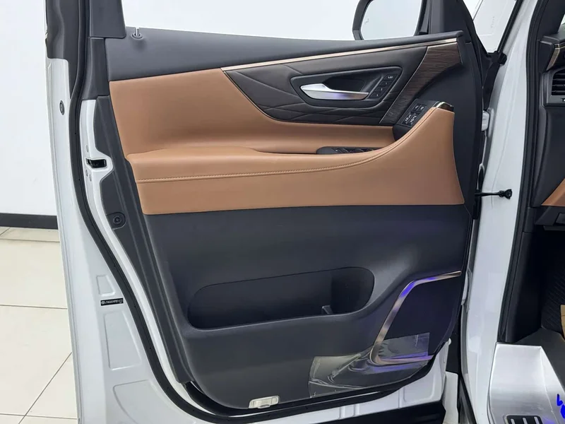 Toyota Vellfire — фото 15