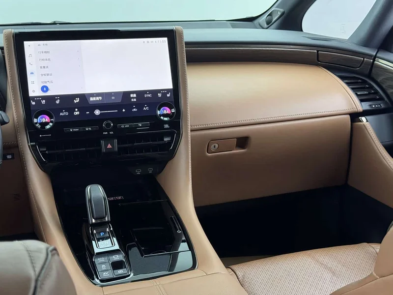 Toyota Vellfire — фото 8