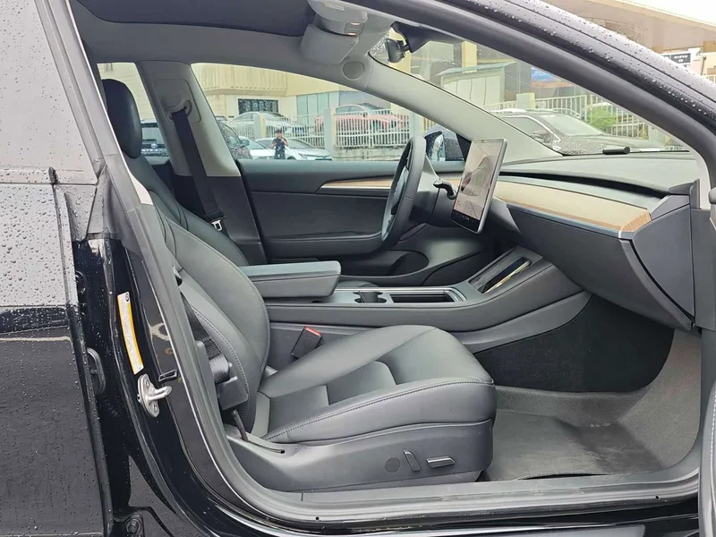Tesla Model 3 — фото 13