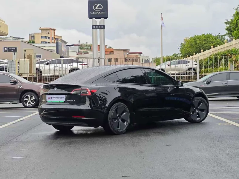 Tesla Model 3 — фото 3