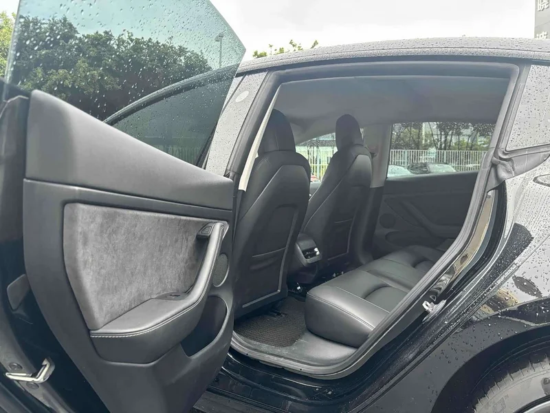 Tesla Model 3 — фото 10