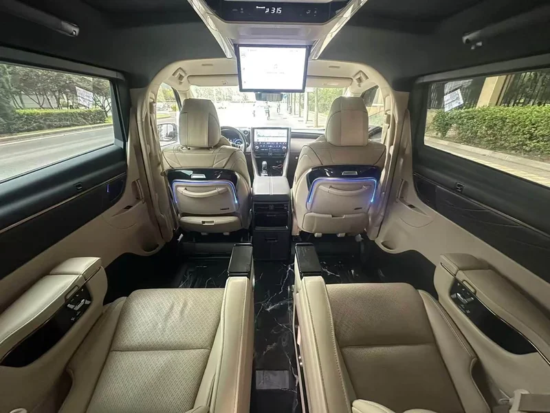 Toyota Alphard — фото 5