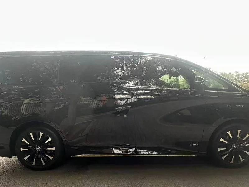 Toyota Alphard — фото 8