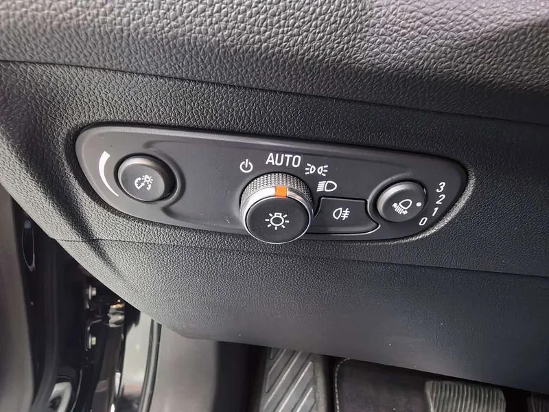 Buick Envision Plus — фото 16