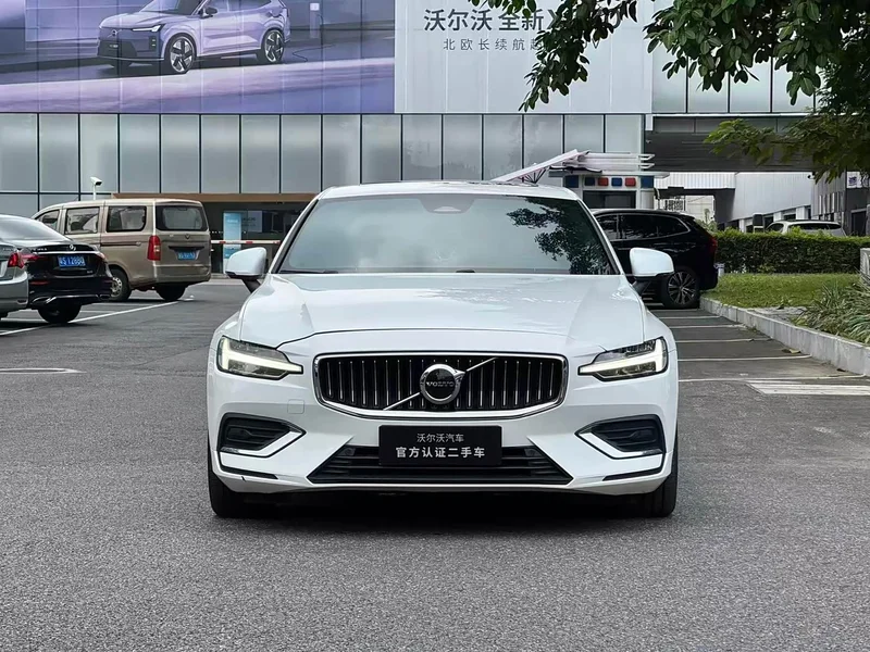 Volvo S60 — фото 2