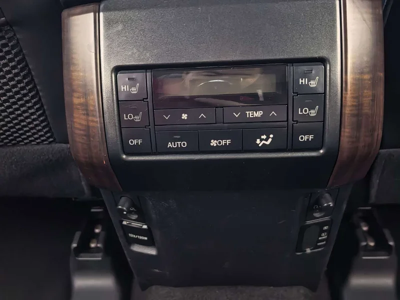 Toyota Prado — фото 16