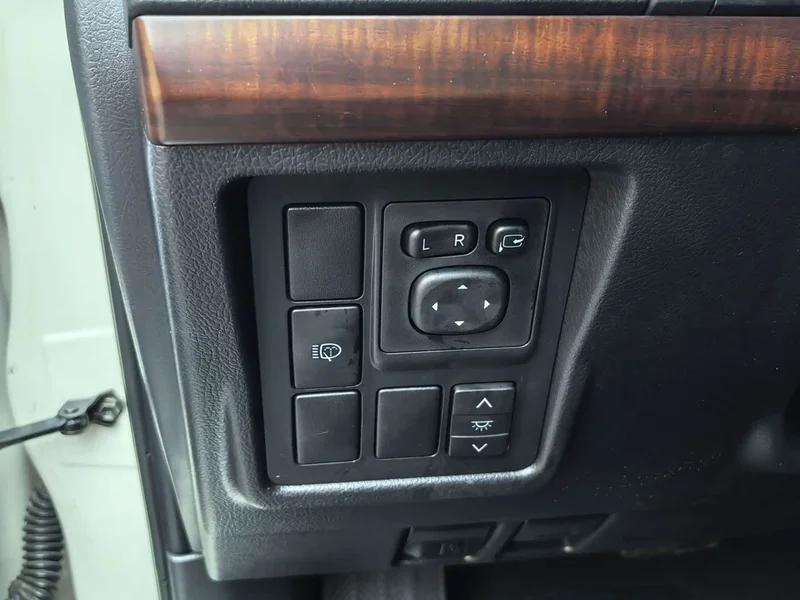 Toyota Prado — фото 8