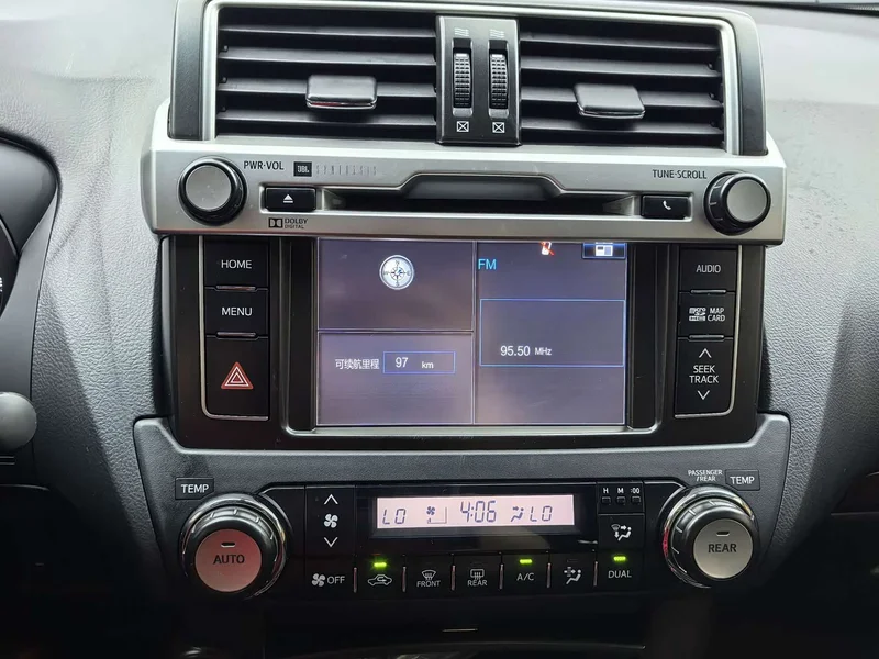 Toyota Prado — фото 9