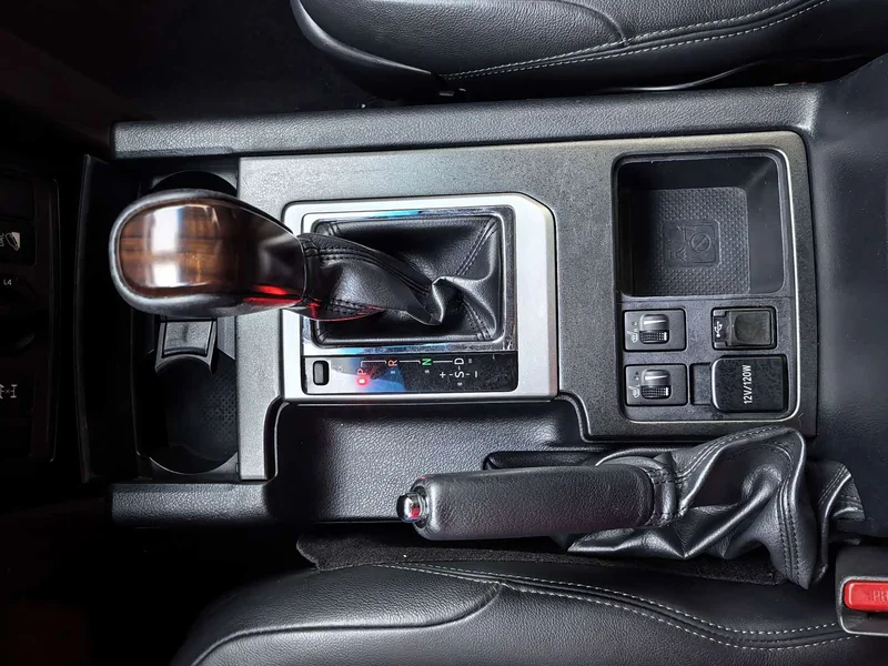 Toyota Prado — фото 10