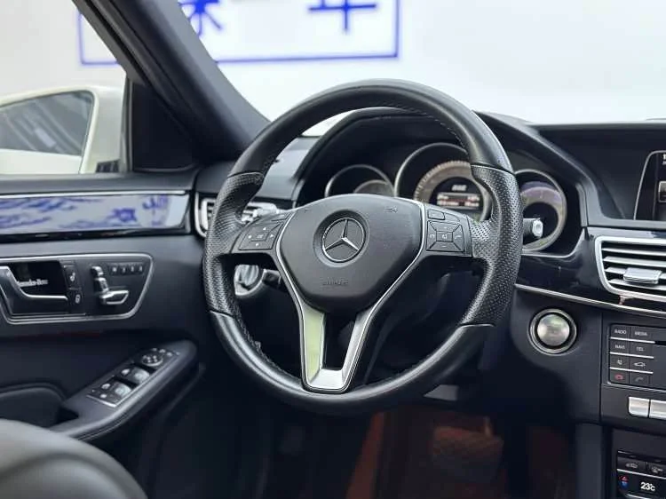 Mercedes-Benz E-Class — фото 15