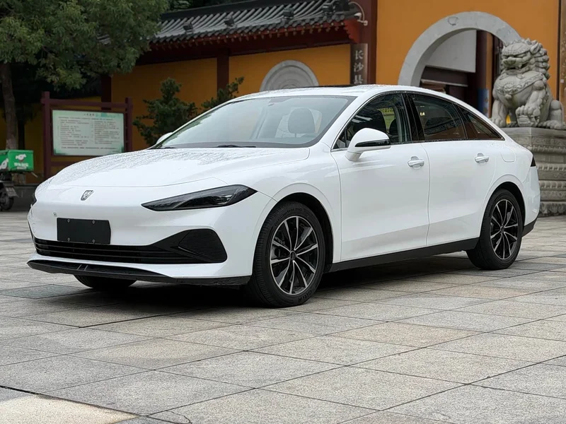 Roewe D7 — фото 1