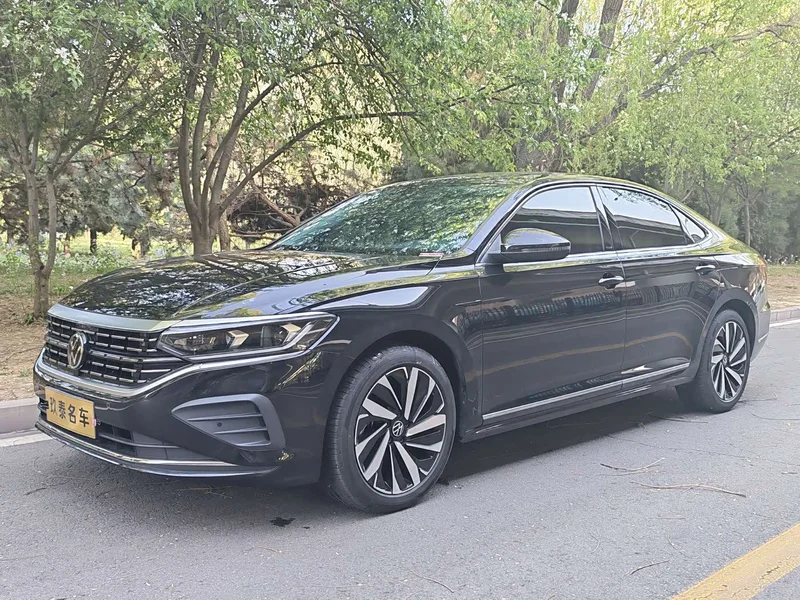 Volkswagen Passat — фото 1