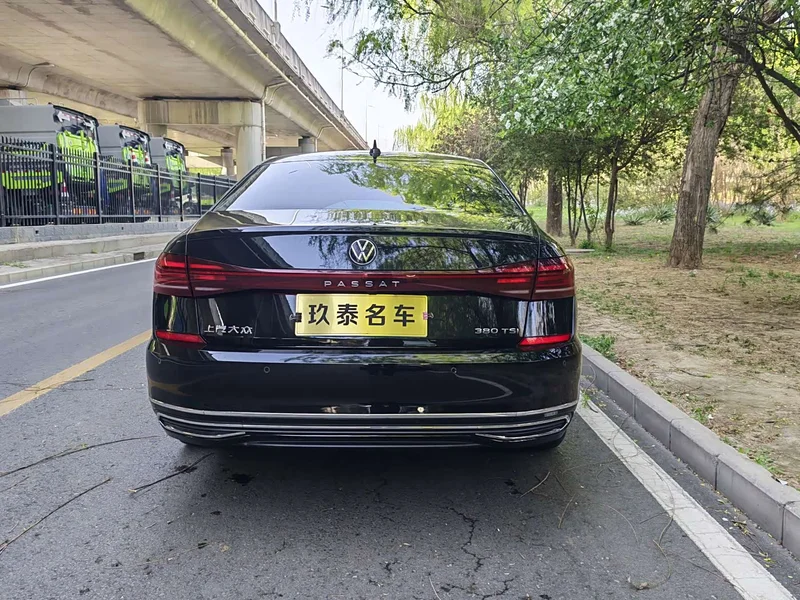 Volkswagen Passat — фото 8