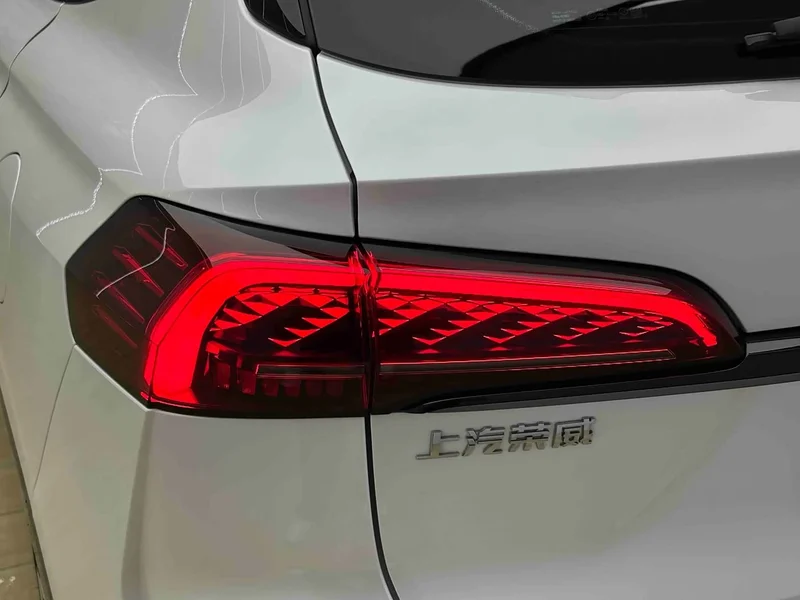 Roewe RX5 MAX — фото 16