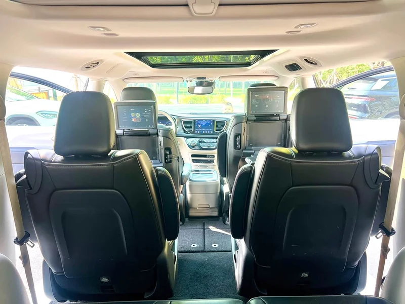Jeep Grand Voyager (Imported) — фото 16