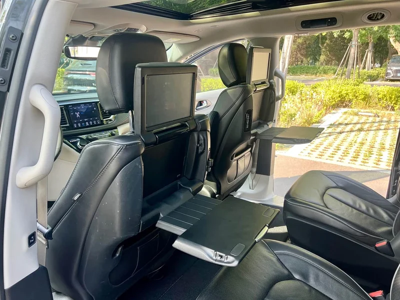 Jeep Grand Voyager (Imported) — фото 17