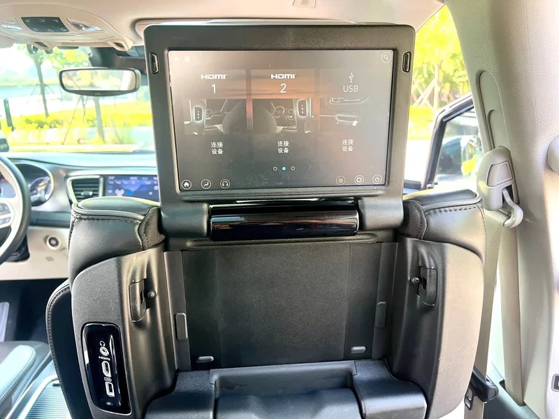 Jeep Grand Voyager (Imported) — фото 21