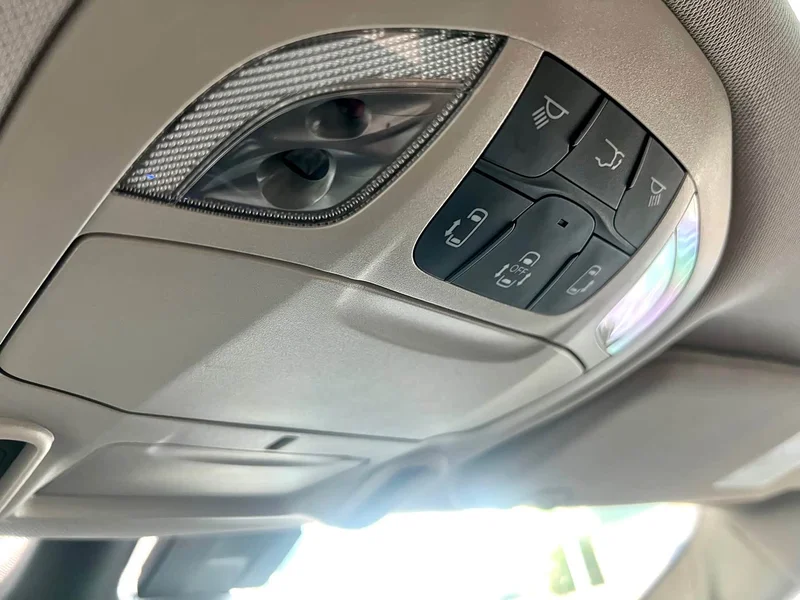 Jeep Grand Voyager (Imported) — фото 37