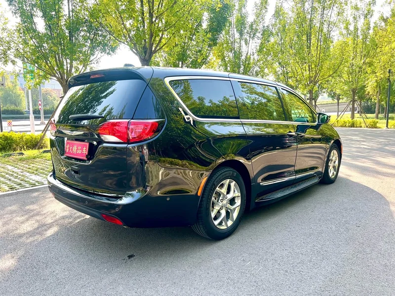 Jeep Grand Voyager (Imported) — фото 4