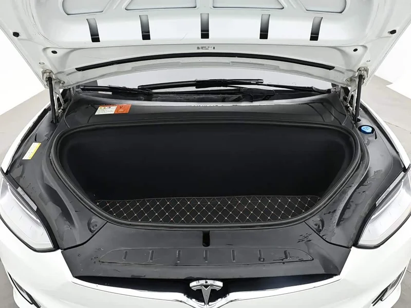 Tesla Model X — фото 18