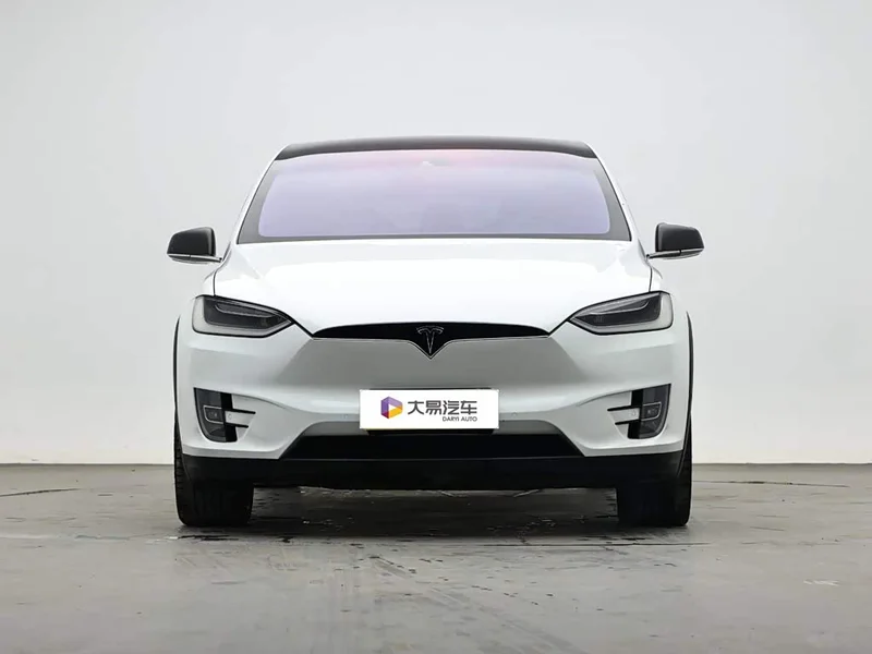 Tesla Model X — фото 2