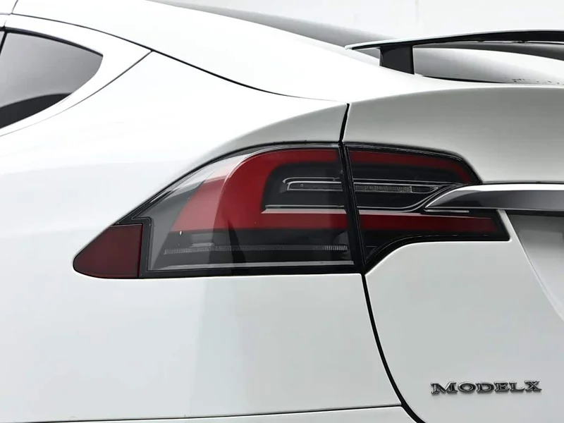 Tesla Model X — фото 7