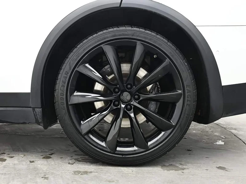 Tesla Model X — фото 9