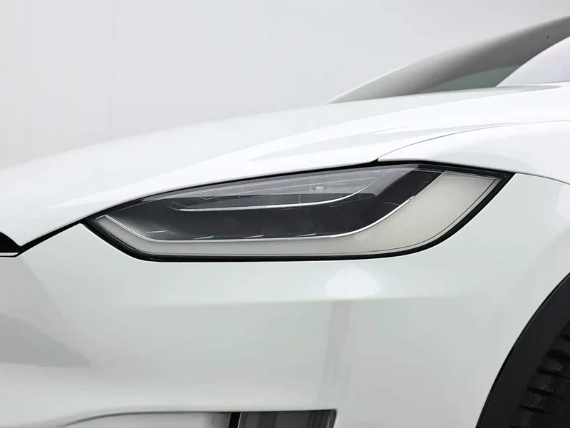 Tesla Model X — фото 10