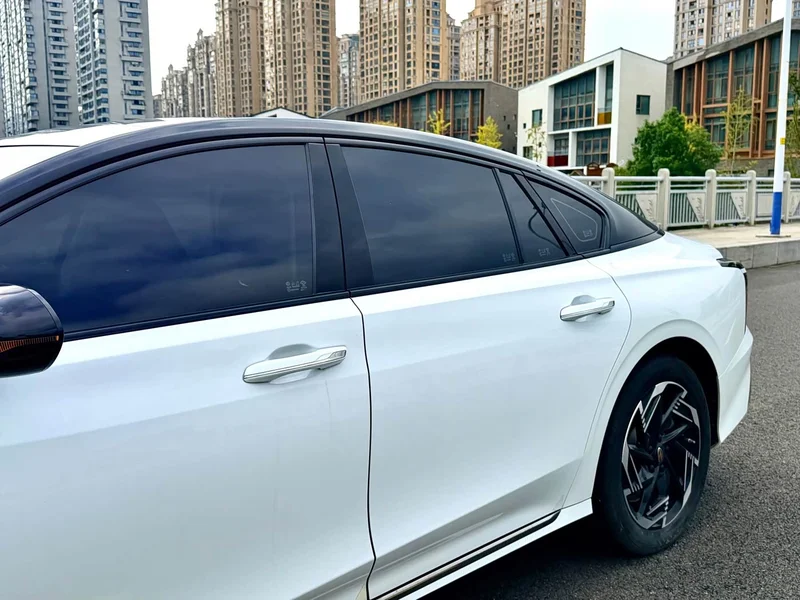 Hongqi H6 — фото 6
