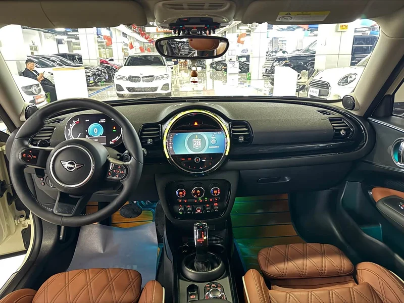 MINI CLUBMAN — фото 8