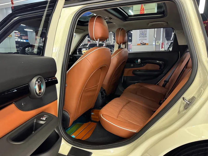 MINI CLUBMAN — фото 9