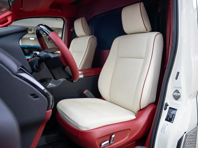 Toyota HiAce — фото 16