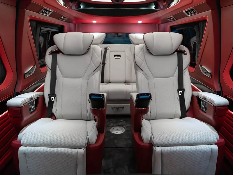 Toyota HiAce — фото 43