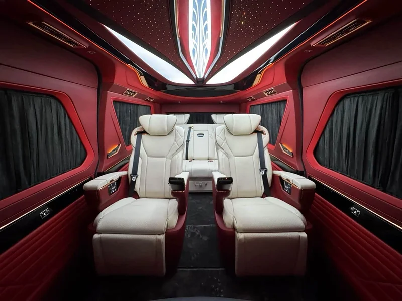 Toyota HiAce — фото 47