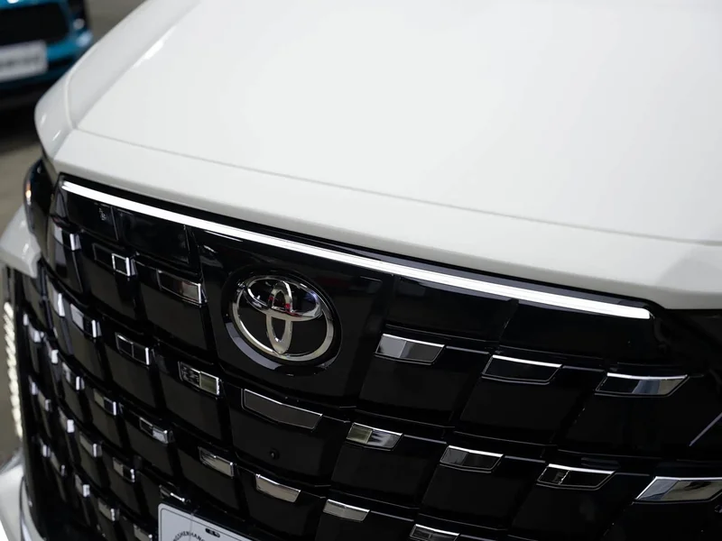 Toyota HiAce — фото 7