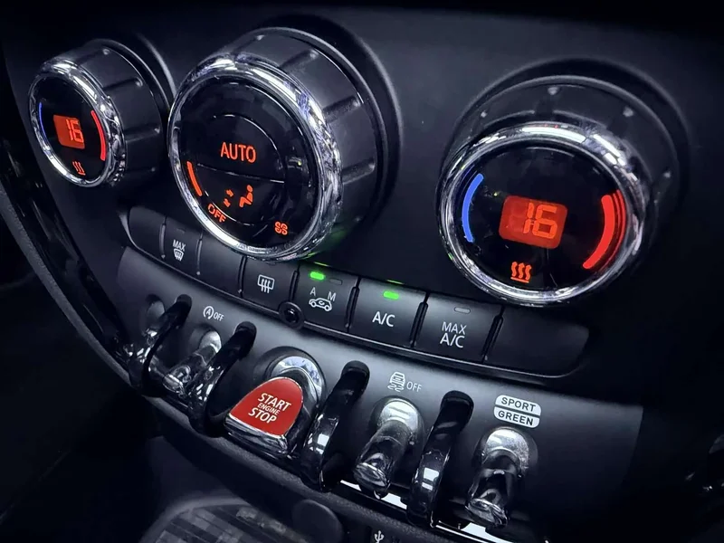 MINI CLUBMAN — фото 13