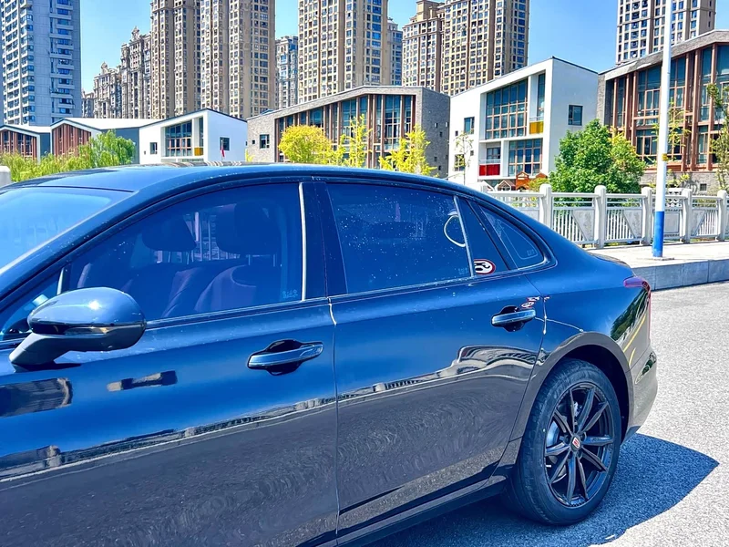 Hongqi H5 — фото 6