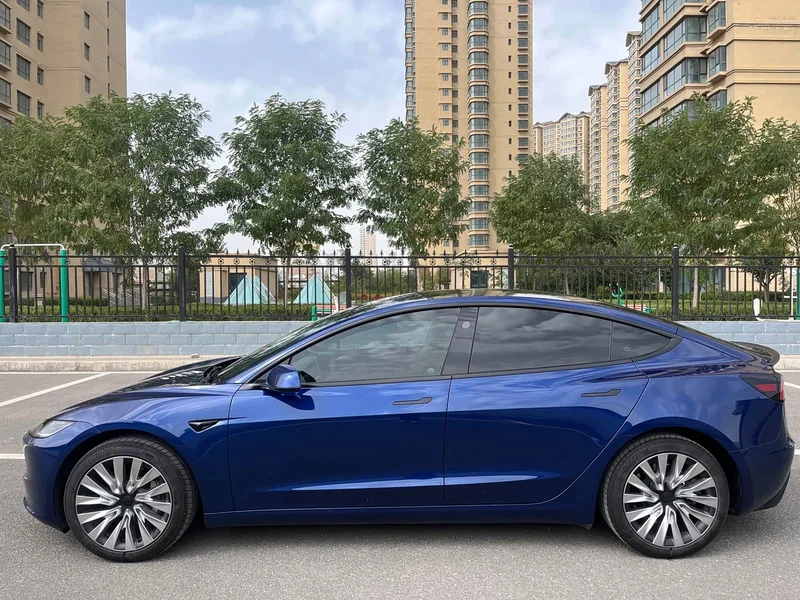 Tesla Model 3 — фото 13