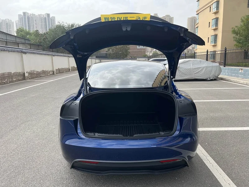 Tesla Model 3 — фото 15