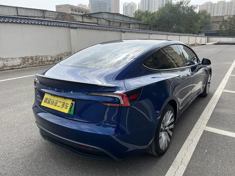 Tesla Model 3 — фото 18